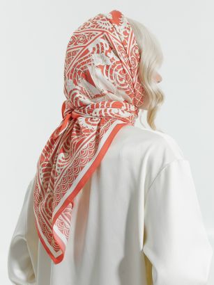 Платок "Резьба по кости" 90*90, шелк 70% вискоза 30% ручн. подш.